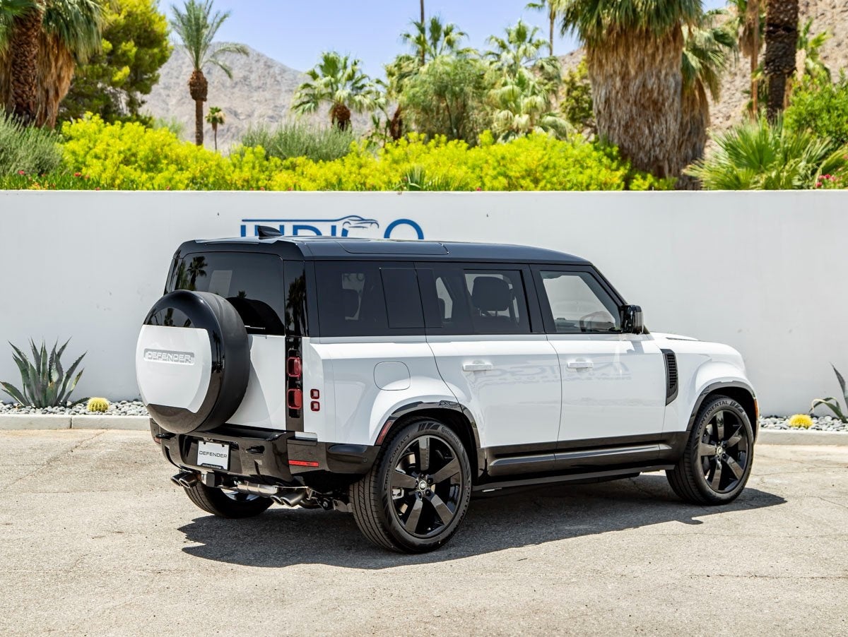 2025 Land Rover Defender 110 X-Dynamic SE