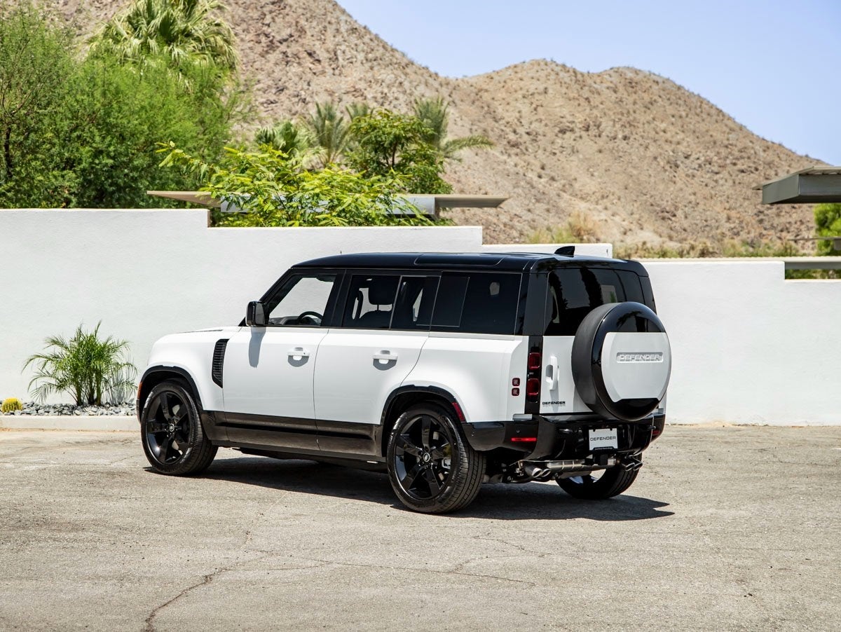 2025 Land Rover Defender 110 X-Dynamic SE