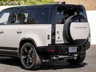 2026 Land Rover Defender 110 X-Dynamic SE