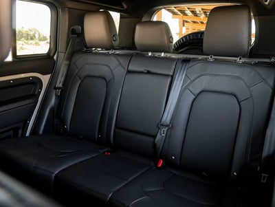 2026 Land Rover Defender 110 X-Dynamic SE