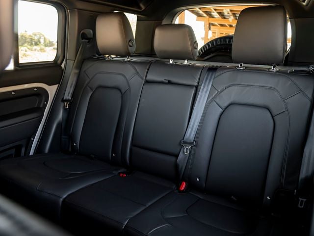 2026 Land Rover Defender 110 X-Dynamic SE