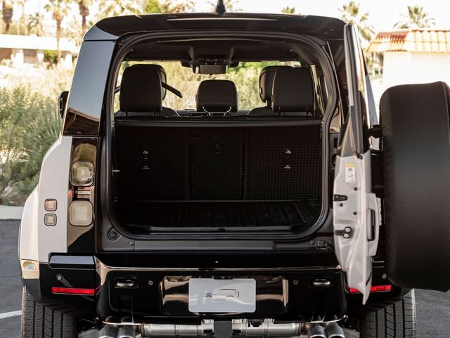 2026 Land Rover Defender 110 X-Dynamic SE