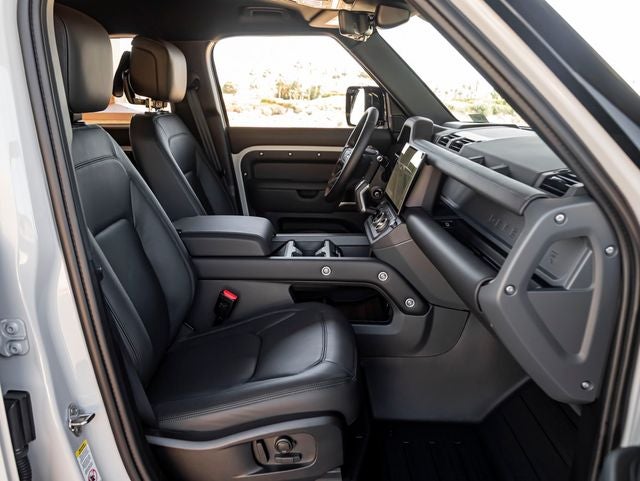 2026 Land Rover Defender 110 X-Dynamic SE