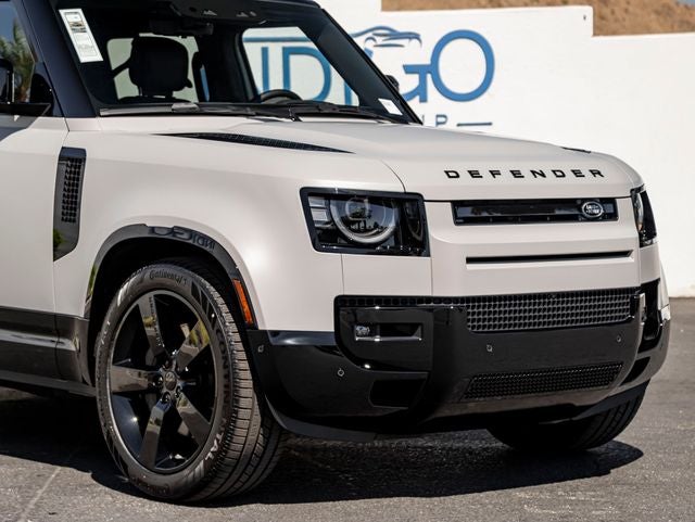 2026 Land Rover Defender 110 X-Dynamic SE