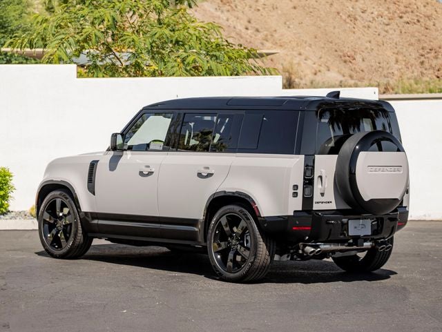 2026 Land Rover Defender 110 X-Dynamic SE