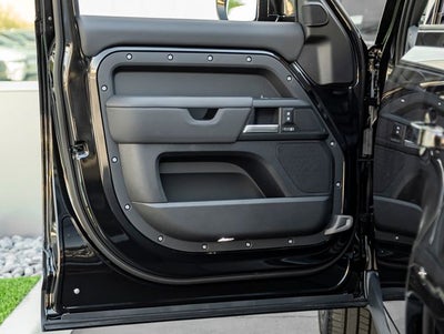 2026 Land Rover Defender 130 X-Dynamic SE
