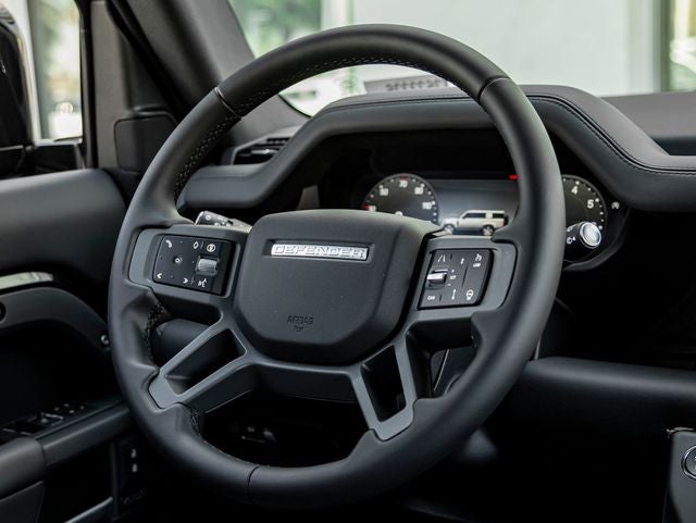 2026 Land Rover Defender 130 X-Dynamic SE