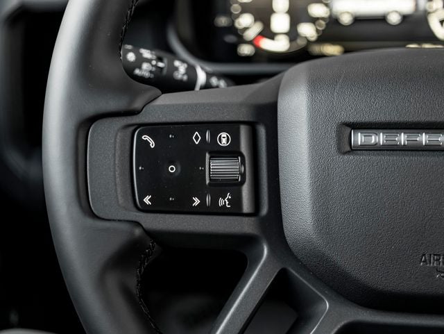 2026 Land Rover Defender 130 X-Dynamic SE