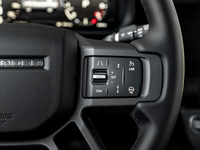 2026 Land Rover Defender 130 X-Dynamic SE