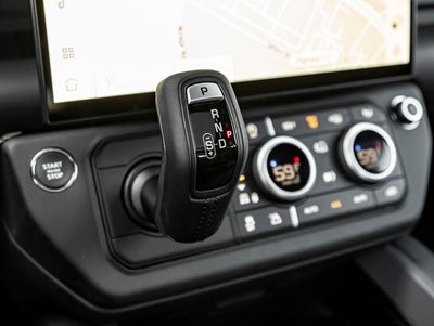 2026 Land Rover Defender 130 X-Dynamic SE