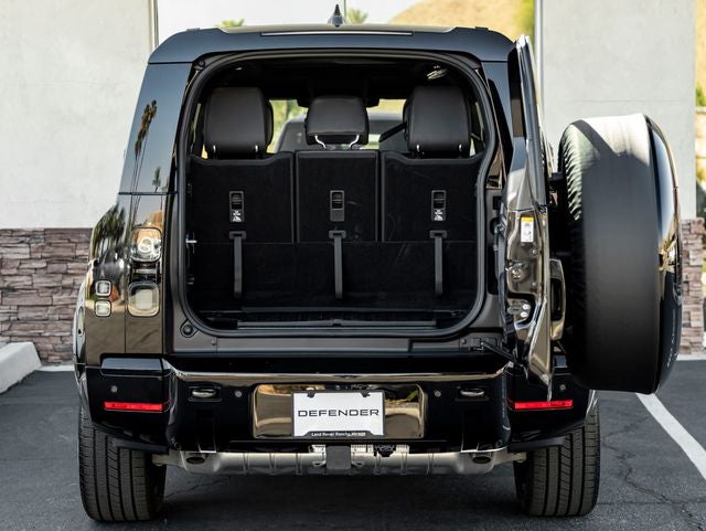 2026 Land Rover Defender 130 X-Dynamic SE