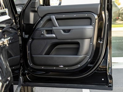 2026 Land Rover Defender 130 X-Dynamic SE