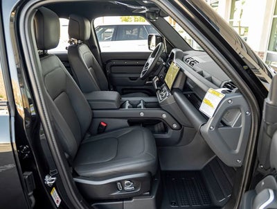 2026 Land Rover Defender 130 X-Dynamic SE
