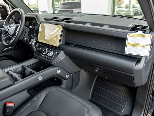 2026 Land Rover Defender 130 X-Dynamic SE