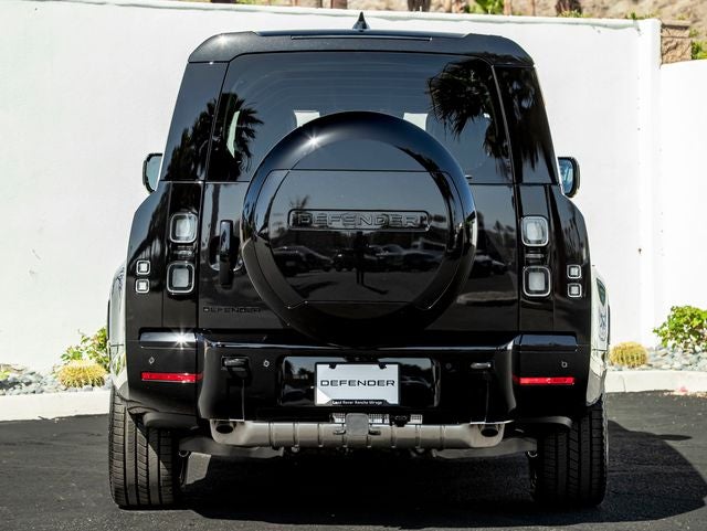 2026 Land Rover Defender 130 X-Dynamic SE