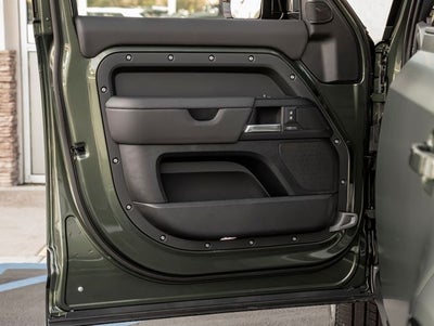 2026 Land Rover Defender 130 X-Dynamic SE