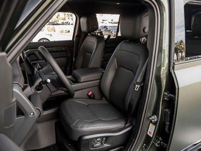 2026 Land Rover Defender 130 X-Dynamic SE