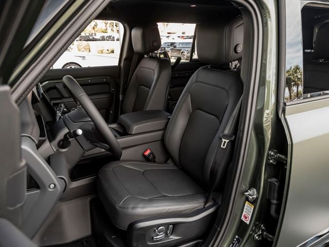 2026 Land Rover Defender 130 X-Dynamic SE