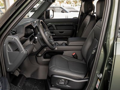 2026 Land Rover Defender 130 X-Dynamic SE
