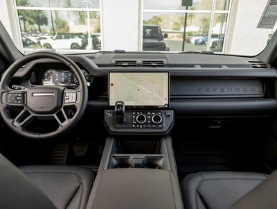 2026 Land Rover Defender 130 X-Dynamic SE