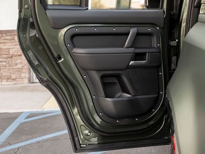 2026 Land Rover Defender 130 X-Dynamic SE