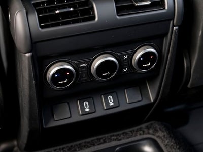 2026 Land Rover Defender 130 X-Dynamic SE