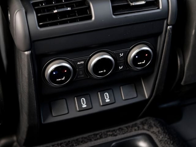 2026 Land Rover Defender 130 X-Dynamic SE