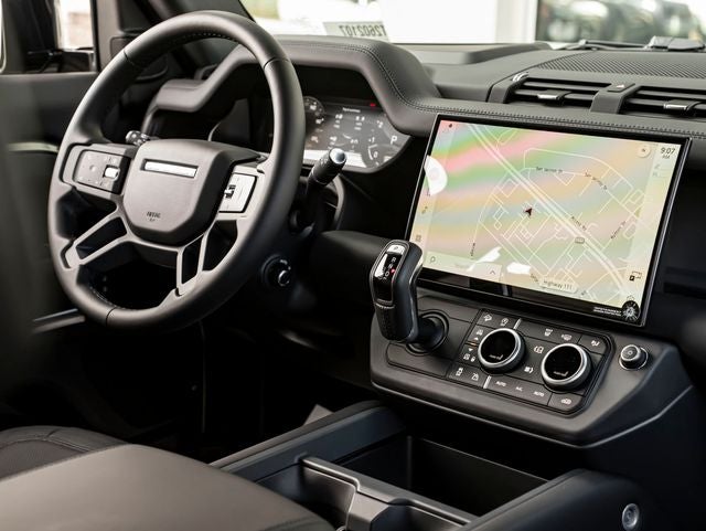 2026 Land Rover Defender 130 X-Dynamic SE