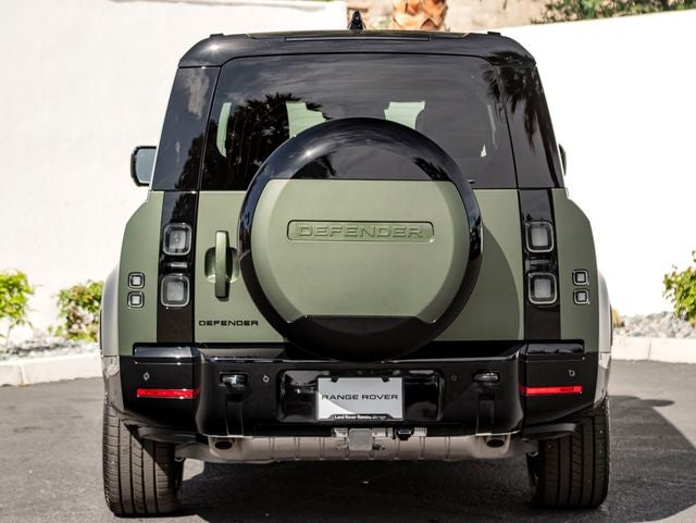 2026 Land Rover Defender 130 X-Dynamic SE