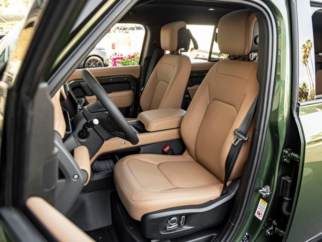 2026 Land Rover Defender 130 X-Dynamic SE