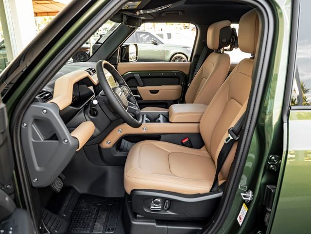 2026 Land Rover Defender 130 X-Dynamic SE