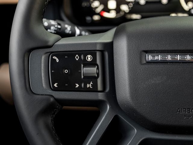 2026 Land Rover Defender 130 X-Dynamic SE