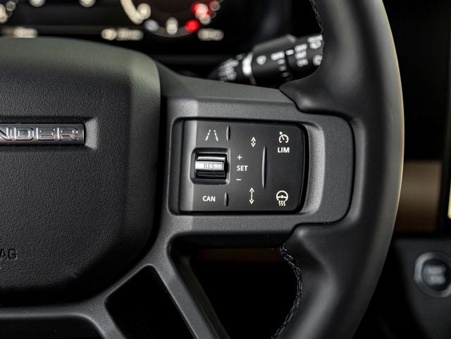 2026 Land Rover Defender 130 X-Dynamic SE