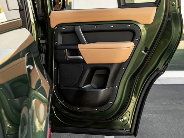 2026 Land Rover Defender 130 X-Dynamic SE