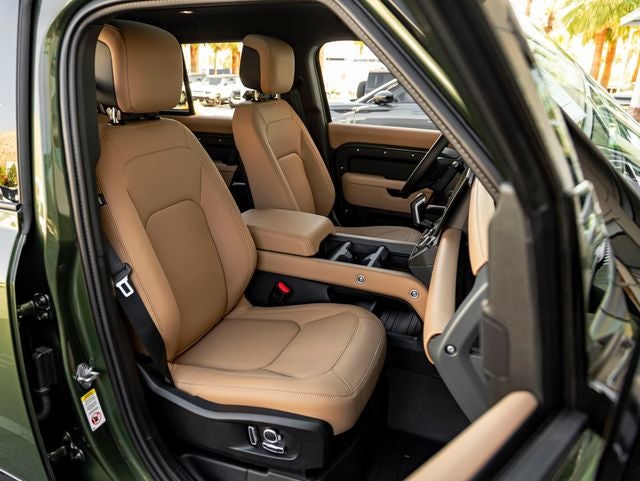 2026 Land Rover Defender 130 X-Dynamic SE
