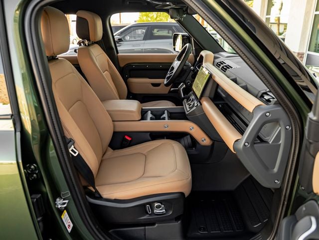 2026 Land Rover Defender 130 X-Dynamic SE