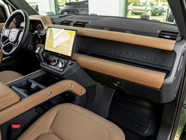 2026 Land Rover Defender 130 X-Dynamic SE