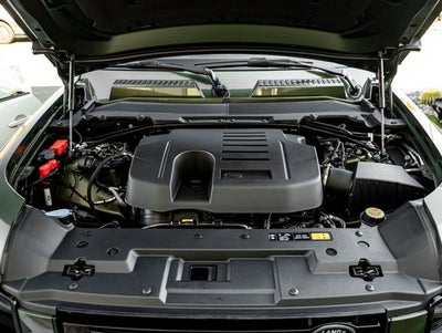 2026 Land Rover Defender 130 X-Dynamic SE