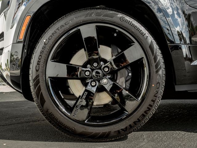 2026 Land Rover Defender 130 X-Dynamic SE