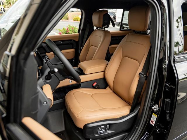 2026 Land Rover Defender 130 X-Dynamic SE