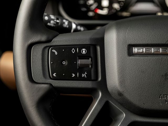 2026 Land Rover Defender 130 X-Dynamic SE