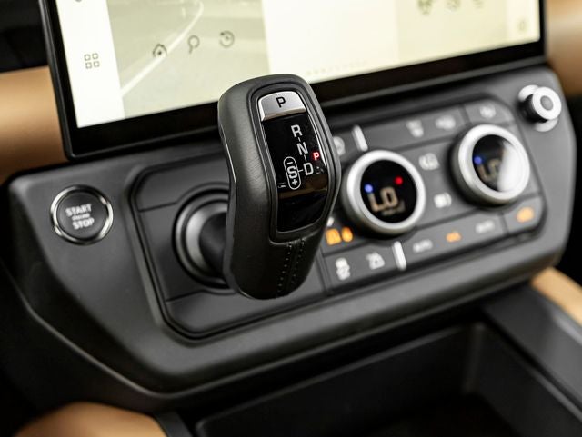 2026 Land Rover Defender 130 X-Dynamic SE