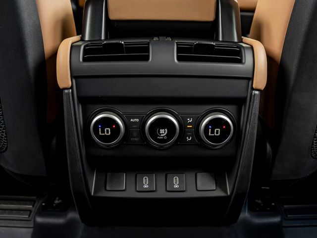 2026 Land Rover Defender 130 X-Dynamic SE