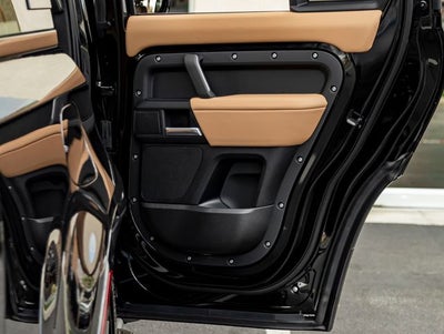 2026 Land Rover Defender 130 X-Dynamic SE