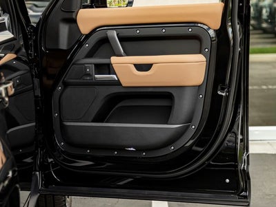 2026 Land Rover Defender 130 X-Dynamic SE