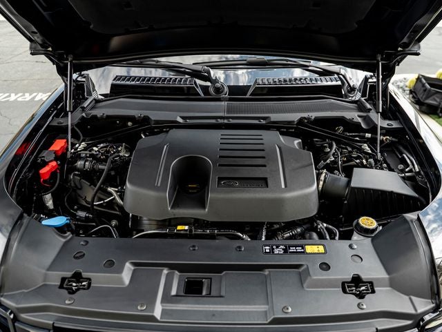 2026 Land Rover Defender 130 X-Dynamic SE