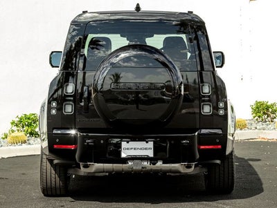 2026 Land Rover Defender 130 X-Dynamic SE