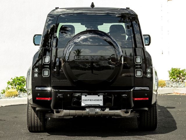 2026 Land Rover Defender 130 X-Dynamic SE
