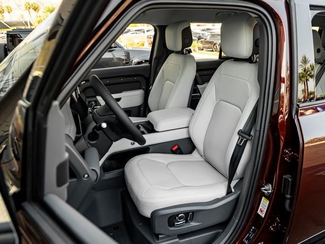 2026 Land Rover Defender 130 X-Dynamic SE