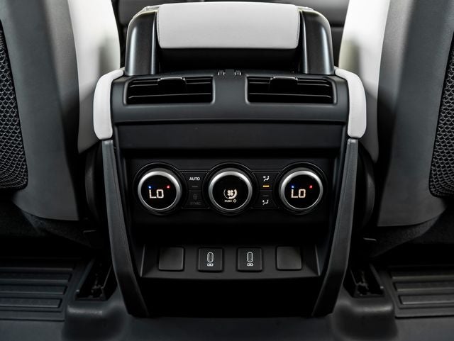 2026 Land Rover Defender 130 X-Dynamic SE